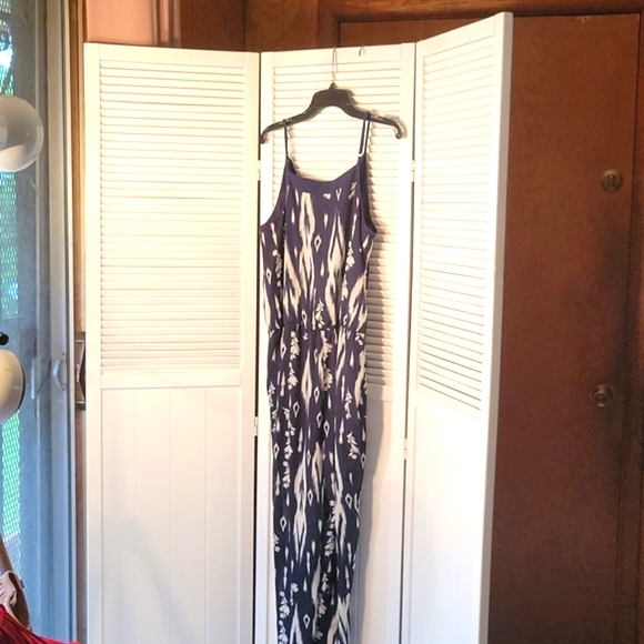 Xhilaration Navy Blue And White Abstract And Flowered SZM T Straped Jumpsuit - Picture 4 of 8
